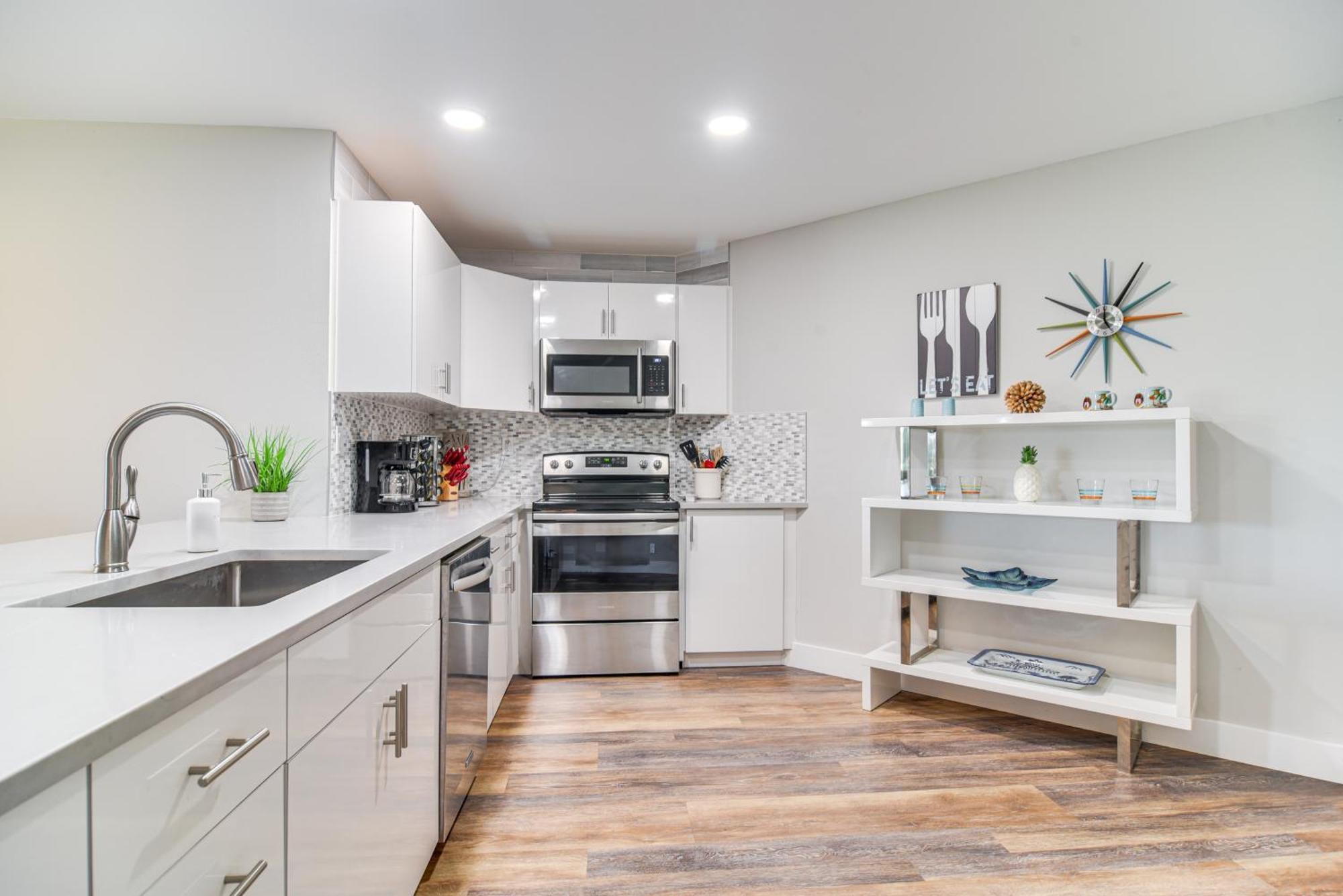 Modern Isla Del Sol Condo Walk To St Pete Beach! Сейнт Питърсбърг Екстериор снимка